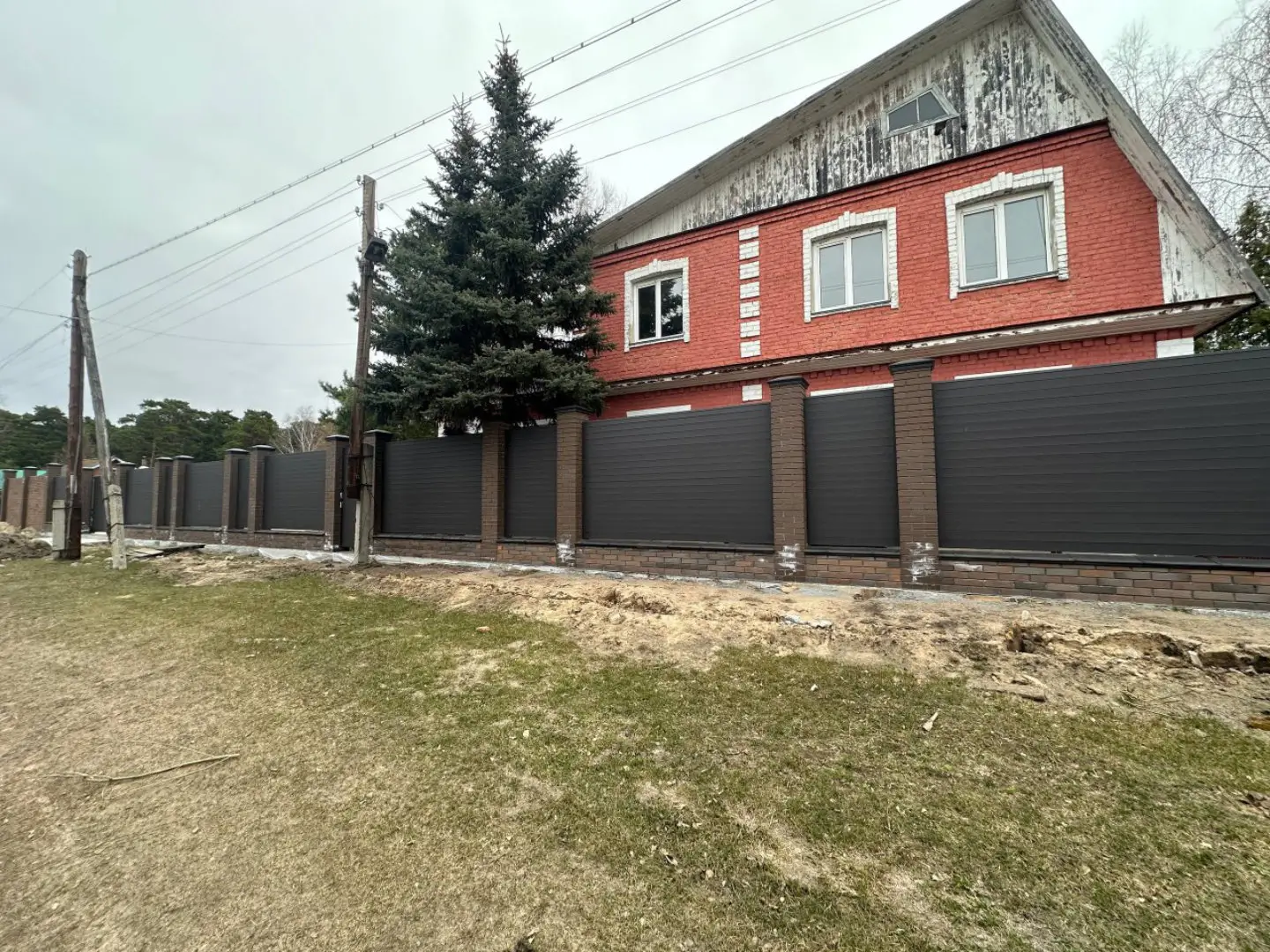 Забор-ранчо из металлического планкена 28м RAL8019 Темный Шоколад МАТТЕ фото 2 в Калининграде