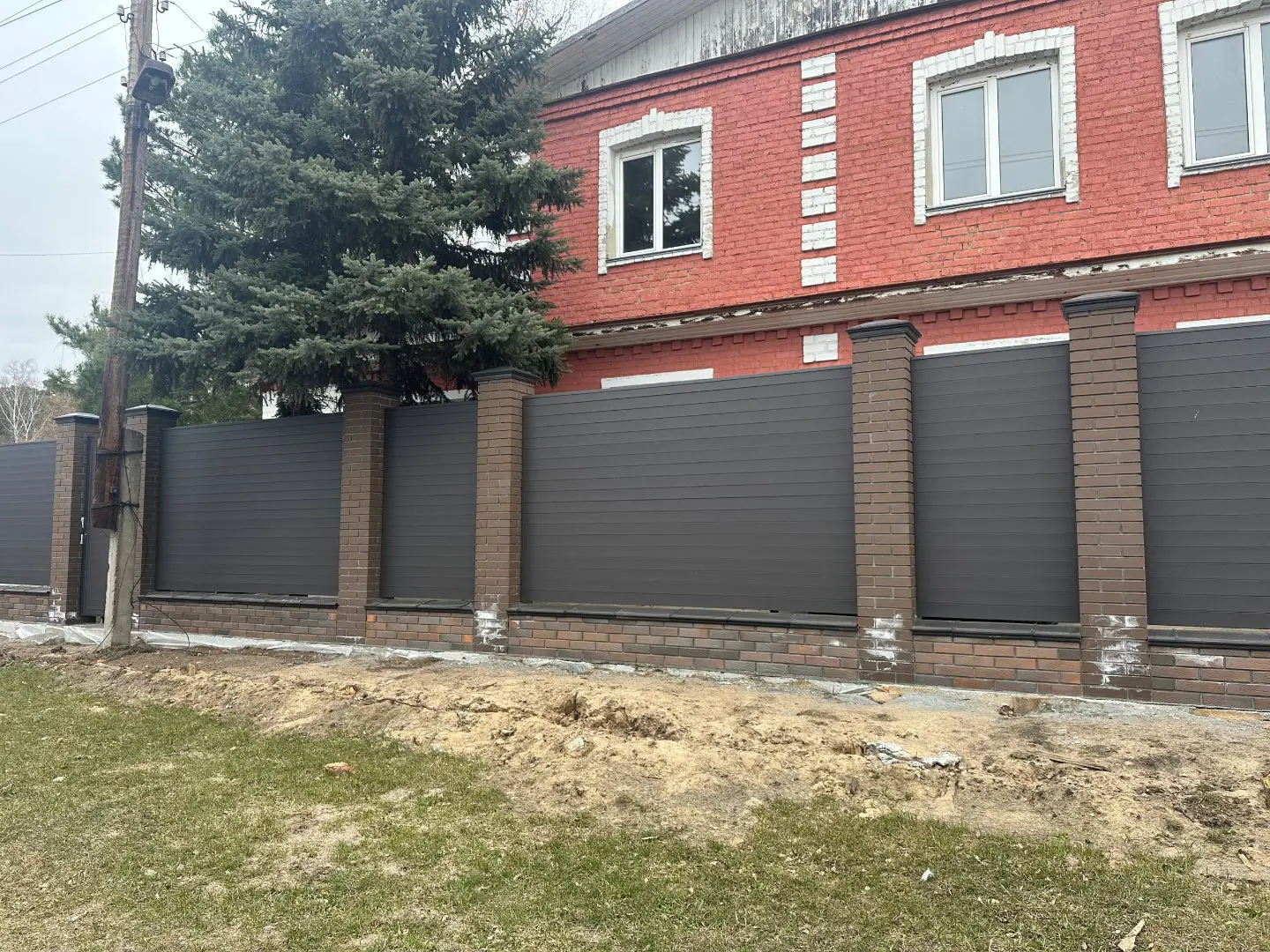 Забор-ранчо из металлического планкена 28м RAL8019 Темный Шоколад МАТТЕ в Калининграде